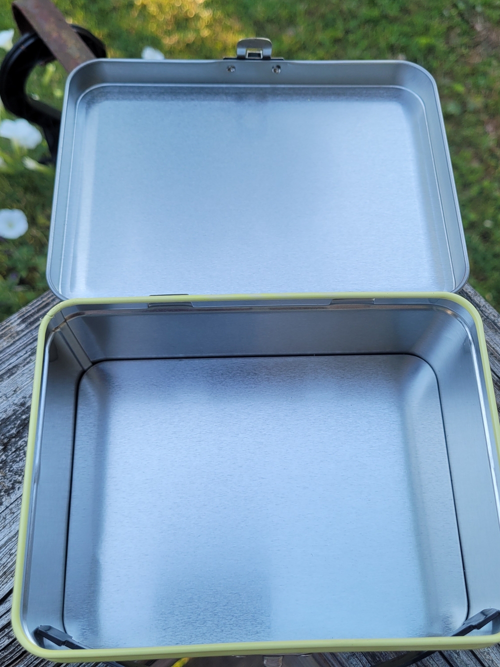 Metal Lunchbox Pick One - Picture 4 of 13